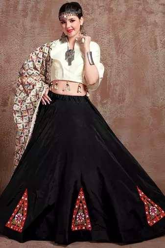 Black Taffeta Silk Gamthi Butta Mirror With Lace Work & Tassel Lace With Printed Gamthi Work Dupatta Chaniya Choli