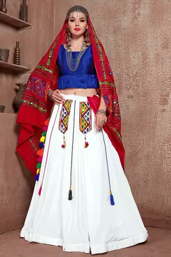 White Twill Gamthi Butta Mirror With Lace Work & Tassel Lace With Printed Gamthi Work Dupatta Chaniya Choli