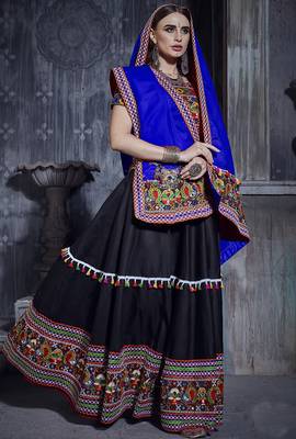 Black Art Silk Gamthi Butta Mirror Aari With Lace Work Chaniya Choli 2