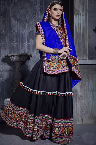 Black Art Silk Gamthi Butta Mirror Aari With Lace Work Chaniya Choli