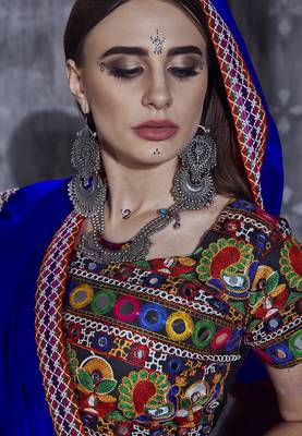 Black Art Silk Gamthi Butta Mirror Aari With Lace Work Chaniya Choli 4