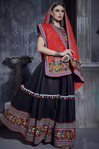 Black Art Silk Gamthi Butta Mirror Aari With Lace Work Chaniya Choli