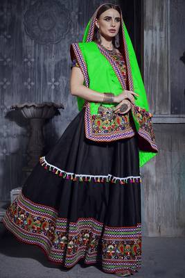 Black Art Silk Gamthi Butta Mirror Aari With Lace Work Chaniya Choli 1