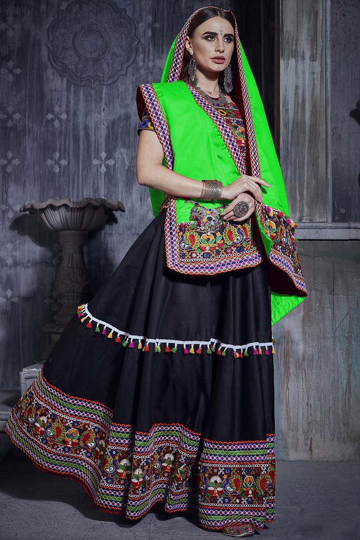 Black Art Silk Gamthi Butta Mirror Aari With Lace Work Chaniya Choli