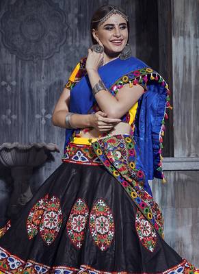 Yellow & Black Art Silk Gamthi Butta Mirror With Lace Work Chaniya Choli 2