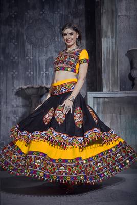 Yellow & Black Art Silk Gamthi Butta Mirror With Lace Work Chaniya Choli 3