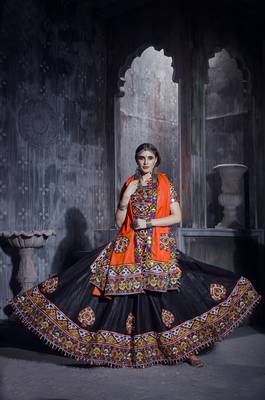 Black Art Silk Gamthi Butta, Mirror With Lace Work Chaniya Choli 1