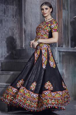 Black Art Silk Gamthi Butta, Mirror With Lace Work Chaniya Choli 2