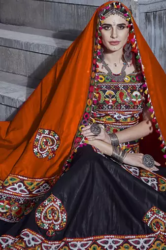 Black Art Silk Gamthi Butta, Mirror With Lace Work Chaniya Choli