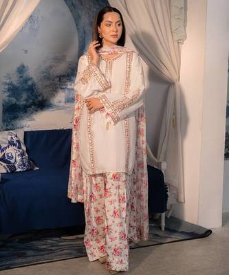 White floral printed short kurti with farshi pant & organza dupatta set for women 1
