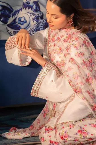 White floral printed short kurti with farshi pant & organza dupatta set for women