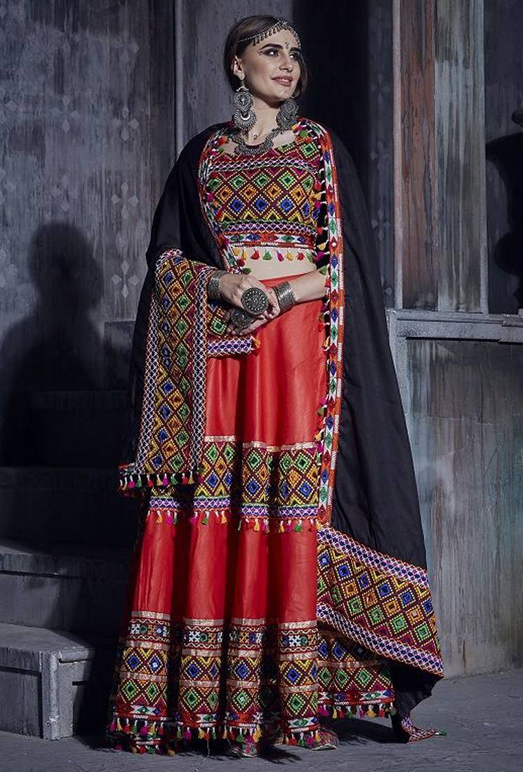 Red Art Silk Gamthi Butta Mirror With Lace Work Chaniya Choli