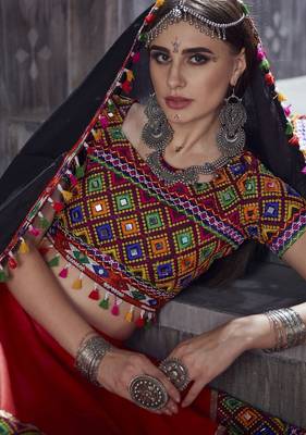 Red Art Silk Gamthi Butta Mirror With Lace Work Chaniya Choli 4