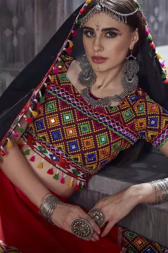 Red Art Silk Gamthi Butta Mirror With Lace Work Chaniya Choli