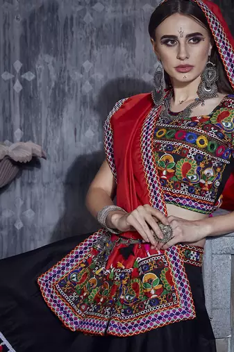 Black Art Silk Gamthi Butta Mirror Aari With Lace Work Chaniya Choli