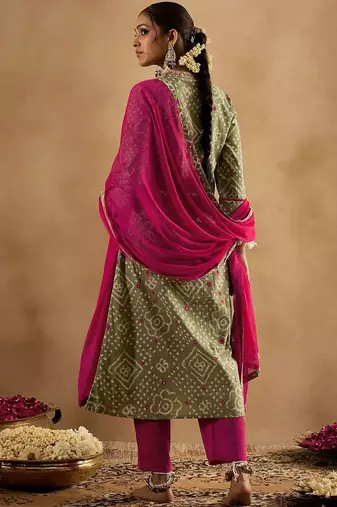 Women Bandhani Printed Regular Thread Work Pure Cotton Kurta with Trousers & With Dupatta