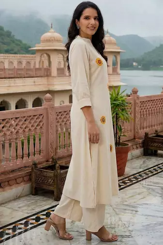 Women Floral Embroidered Regular Thread Work Pure Cotton Kurta with Palazzos
