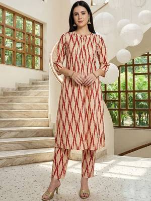 Women Ethnic Motifs Printed Regular  Cotton Kurta with Trousers 5