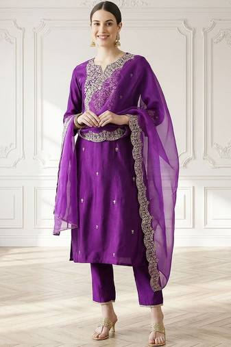 Women Ethnic Motifs Embroidered Regular Thread Work Liva Kurta with Trousers & With Dupatta