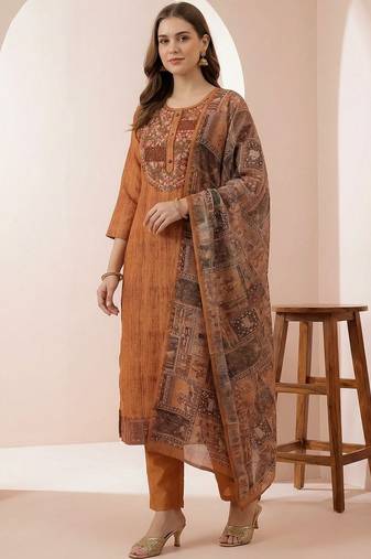Women Ethnic Motifs Embroidered Regular Thread Work Chanderi Cotton Kurta with Trousers & With