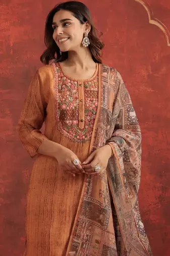 Women Ethnic Motifs Embroidered Regular Thread Work Chanderi Cotton Kurta with Trousers & With