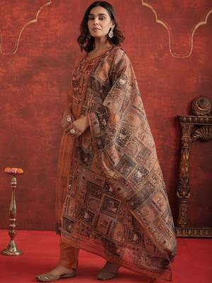 Women Ethnic Motifs Embroidered Regular Thread Work Chanderi Cotton Kurta with Trousers & With 4