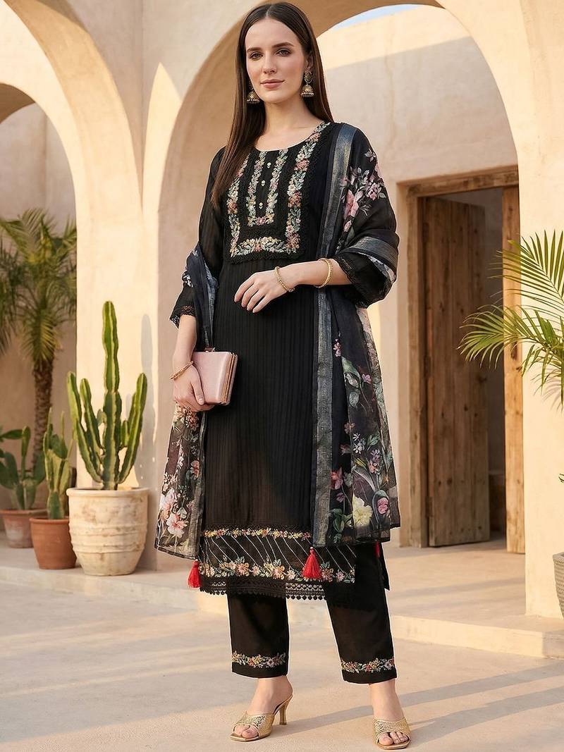 Women Floral Embroidered Regular Thread Work Linen Kurta with Trousers & With Dupatta