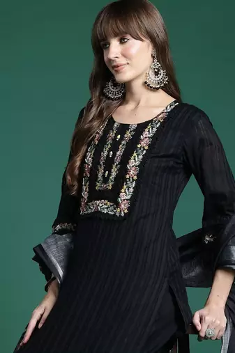 Women Floral Embroidered Regular Thread Work Linen Kurta with Trousers & With Dupatta