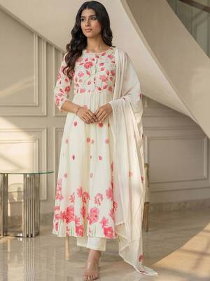 Women Floral Printed Panelled  Cotton Kurta with Trousers & With Dupatta 3
