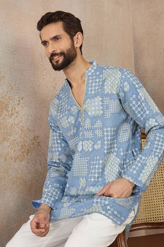 Mens blue silk blend solid embroidered kurta with trouser