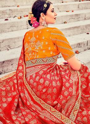 Red woven silk blend saree with blouse 2