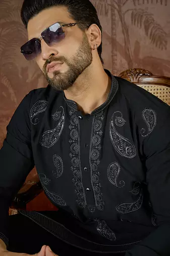 Mens black silk blend solid embroidered kurta