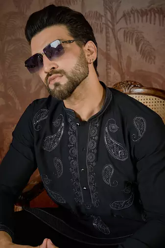 Mens black silk blend solid embroidered kurta