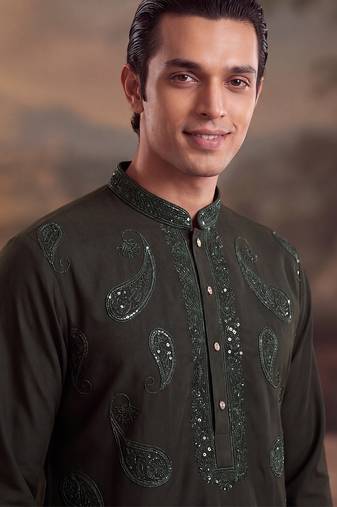 Mens green silk blend solid embroidered kurta