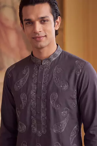 Mens grey silk blend solid embroidered kurta