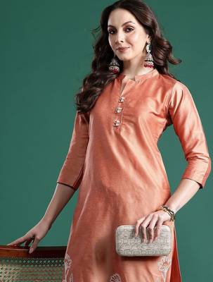 Women Floral Embroidered Regular Thread Work  Cotton Kurta with Trousers 2