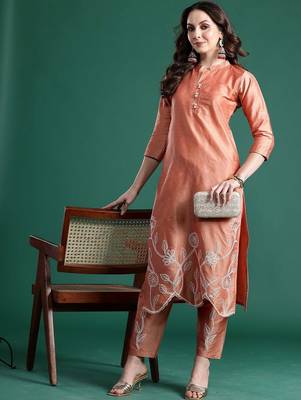 Women Floral Embroidered Regular Thread Work  Cotton Kurta with Trousers 4