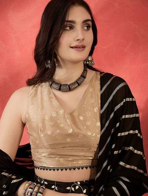 Foil Printed V-Neck Sleeveless Lehenga With Choli & Dupatta 3