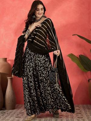 Foil Printed V-Neck Sleeveless Lehenga With Choli & Dupatta 5