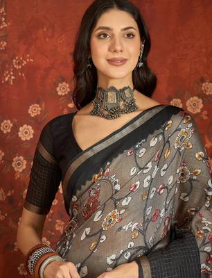 Grey silk cotton printed saree with unstitched blouse piece. 4