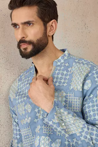 Mens blue silk blend solid embroidered kurta