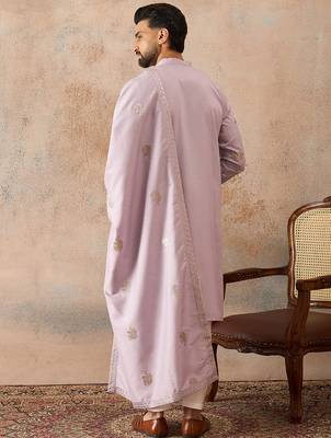 Mens lavender silk blend solid embroidered kurta with dupatta 4