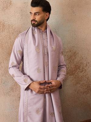 Mens lavender silk blend solid embroidered kurta with dupatta 5