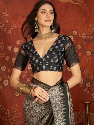 Grey silk cotton printed saree with unstitched blouse piece. 5
