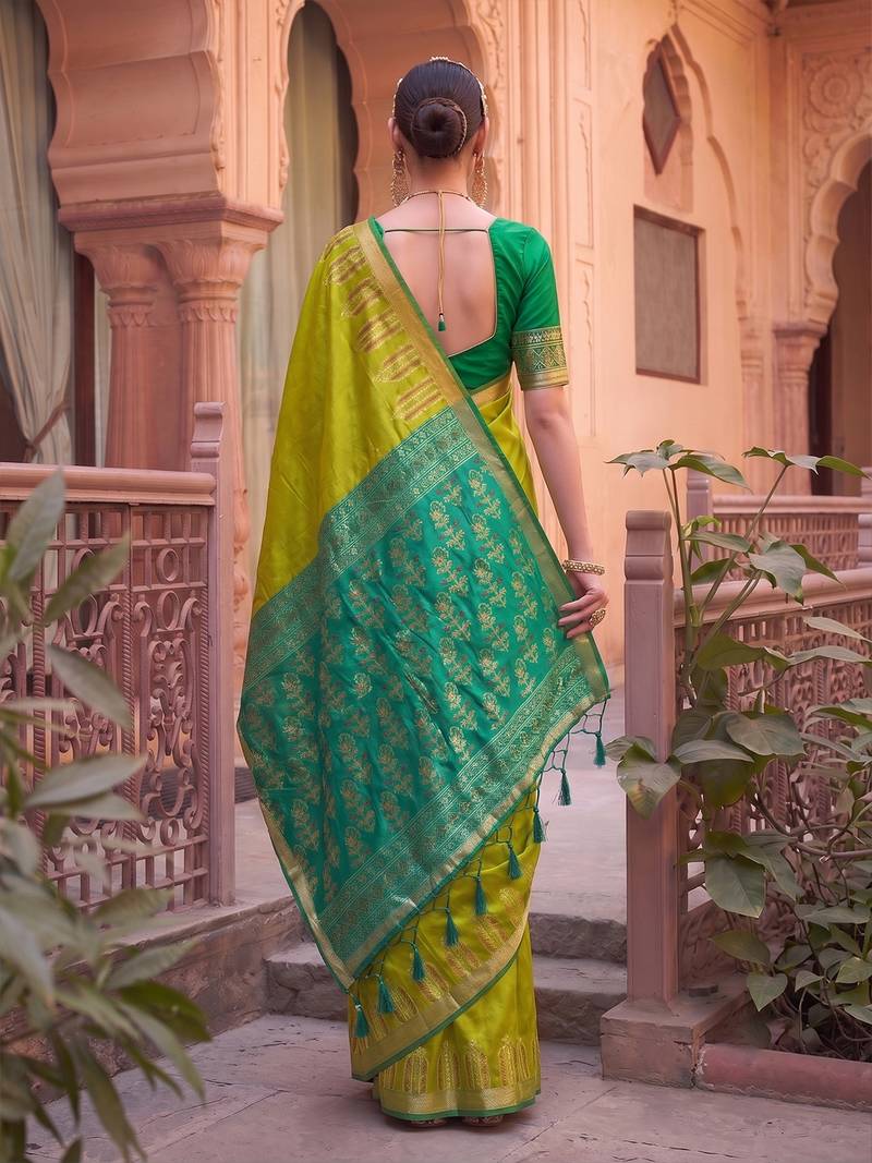 green  colour dola silk blend printed saree with blouse 