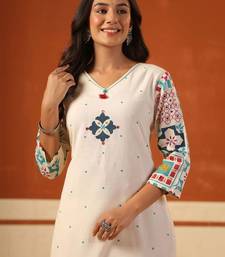 Women Ethnic Motifs Printed Regular Kurta with Trousers