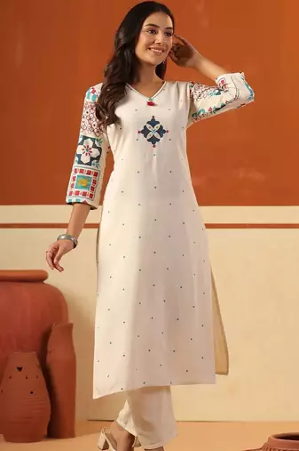 Women Ethnic Motifs Printed Regular Kurta with Trousers