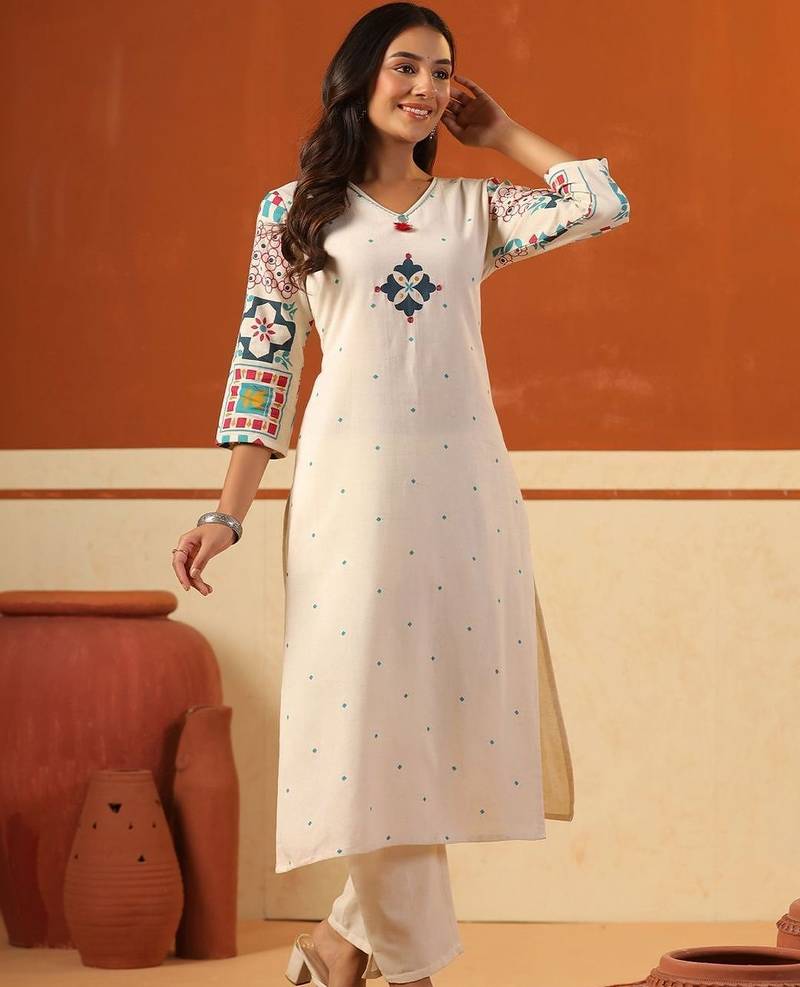 Women Ethnic Motifs Printed Regular Kurta with Trousers