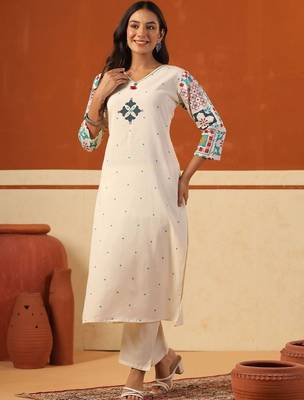 Women Ethnic Motifs Printed Regular Kurta with Trousers 3