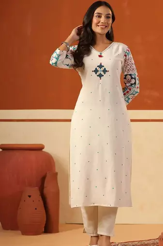 Women Ethnic Motifs Printed Regular Kurta with Trousers
